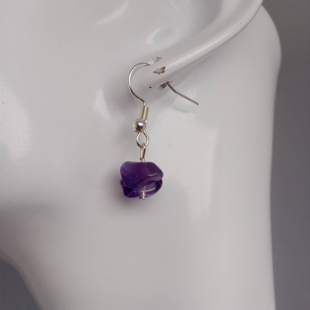 💕5/25 Amethyst stone chip earrings